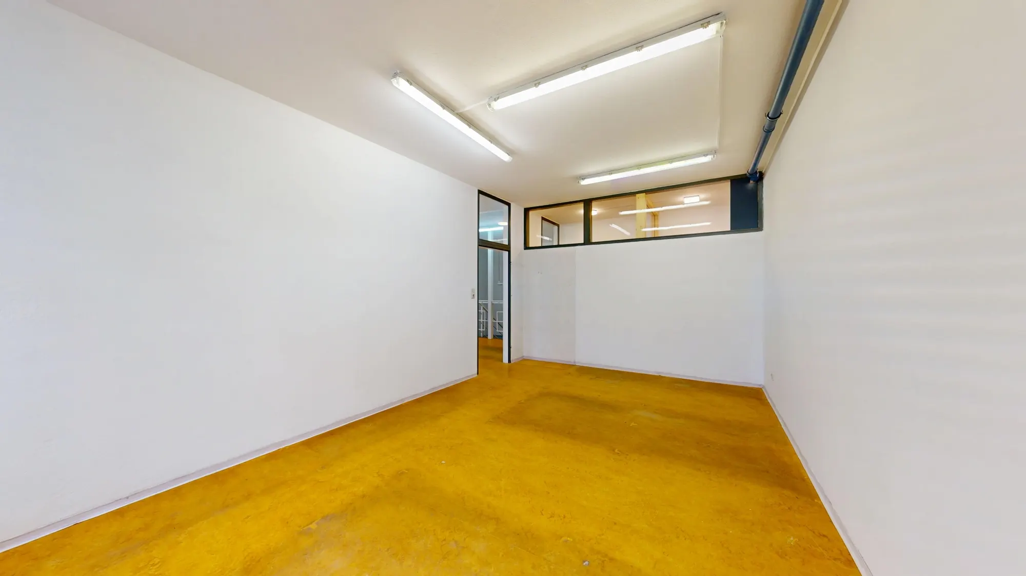 Groe-Geschaftsflache-mit-Buro-in-Zentrumsmitte-von-Saalfelden-02052026_095712