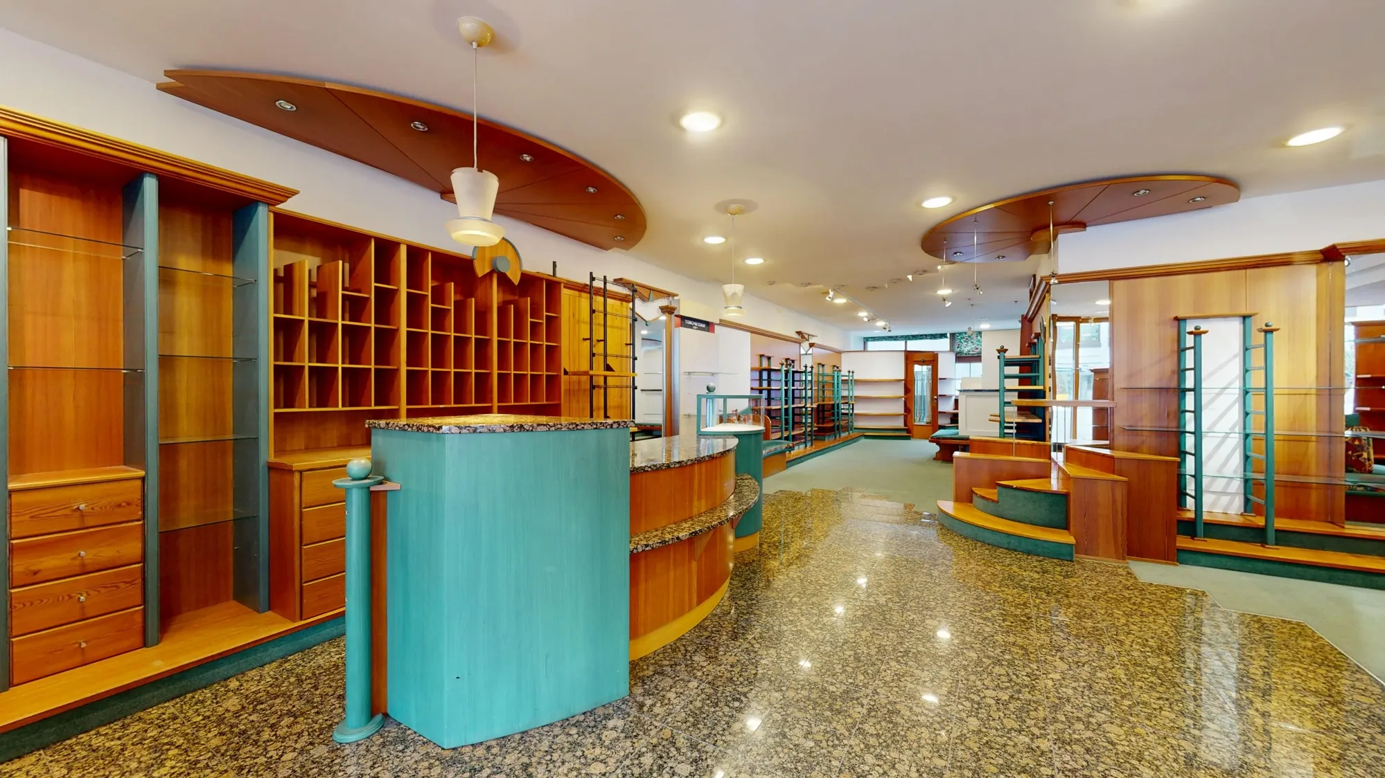 Groe-Geschaftsflache-mit-Buro-in-Zentrumsmitte-von-Saalfelden-02052026_094424