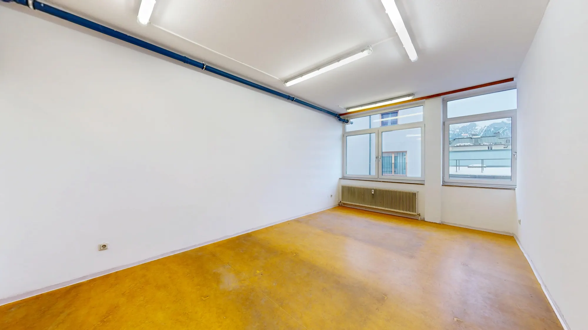 Groe-Geschaftsflache-mit-Buro-in-Zentrumsmitte-von-Saalfelden-02052026_095624